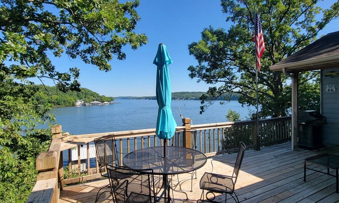 Sunrise Beach House | Dog Friendly and Beautiful Main Channel View at the 34.5MM in a "NO WAKE" cove.