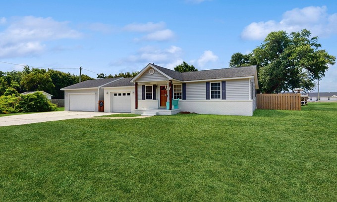 Harkers Island House | Dog-friendly coastal home with enclosed yard and boat parking available
