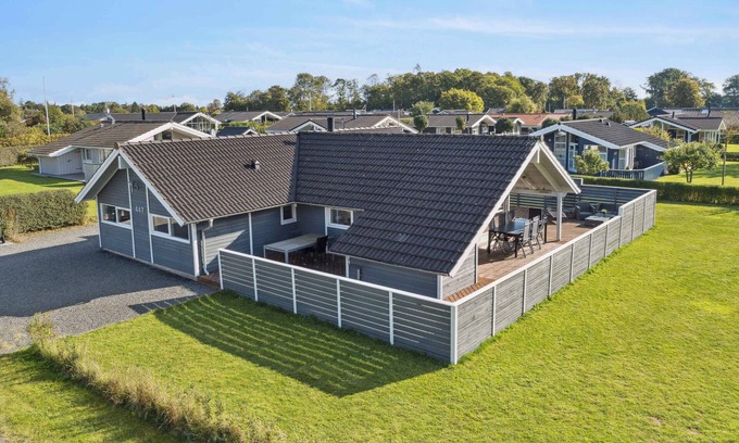 Pøt Strandby House | Dog-friendly cottage near beach and nature