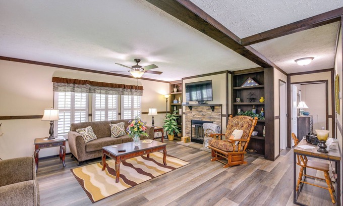 Chilhowie House | Dog-Friendly Home w/Mtn Views in Chilhowie!