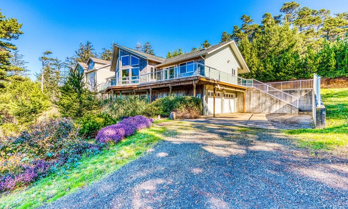 Seal Rock House | Dog-friendly house w/ocean & mountain views - easy beach/park access, game room
