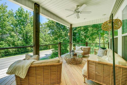 Myrtle Grove House | Dog-Friendly Wilmington Retreat about 7 Mi to Beach!