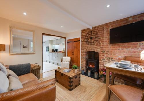 Martlesham Heath House | Dolly Cottage