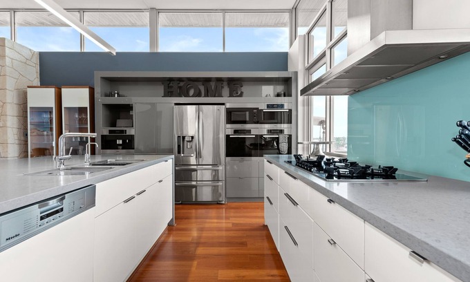 Wannanup House | Dolphin Break: right on the beach with AMAZING OCEAN VIEWS and plunge pool