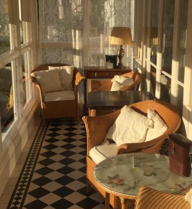 Looe House | Dolphin Guest House