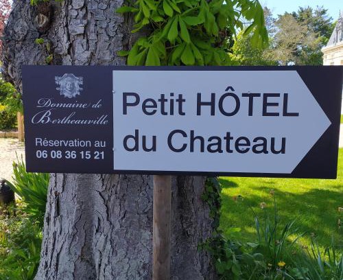Paluel Hotel | Domaine de Bertheauville