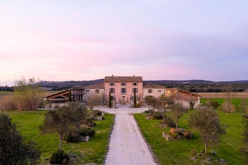 La Garde-Adhemar House | Domaine des Terres Noires