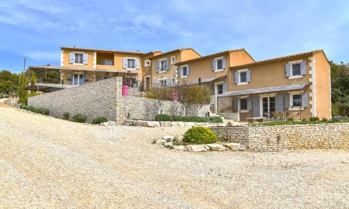 Saint-Saturnin-les-Apt Villa | Domaine de 16 Personnes