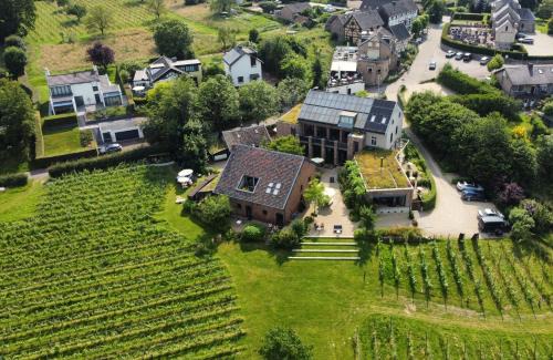 Municipality of Vaals Bed & Breakfast | Domein Holset BruisendWijnHuis