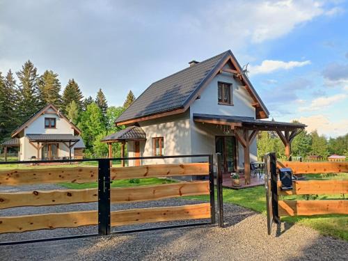 Szczytna House | Domki Brzozowy Zakątek