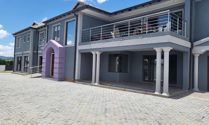 Fouriesburg House | Domsa Lapeng Guesthouse