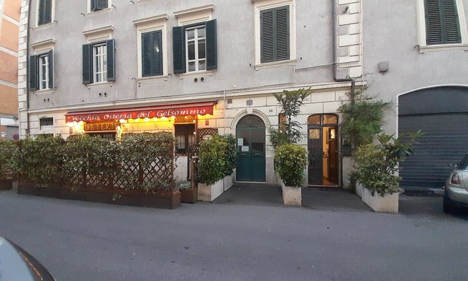 Quartiere XIII Aurelio Apartment | Domus Gelsomino, St Peter's Square, Vatican, Central Rome