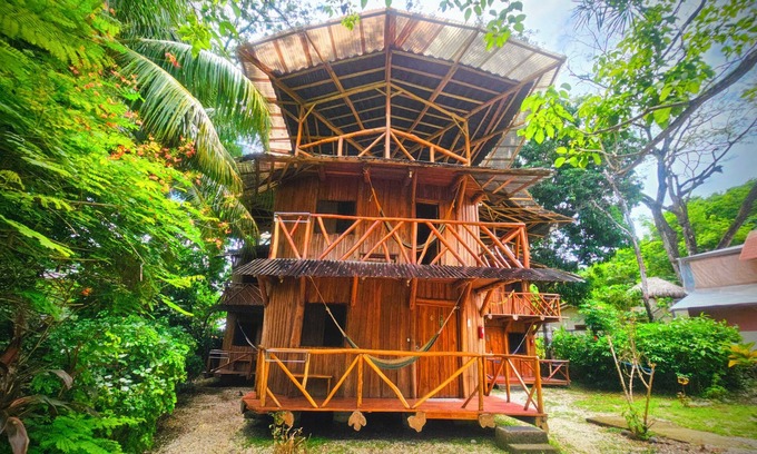 Playa Santa Teresa Cabin | Don Jons Lodge -Surf & Yoga