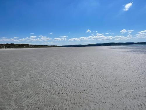 Lettermacaward House | Donegal Beach Cottage with Sea Views & Internet TV, sleeps six