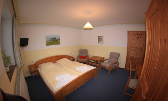 Kloster Cottage | Doppelzimmer 9 Obergeschoß - Pension Inselidyll