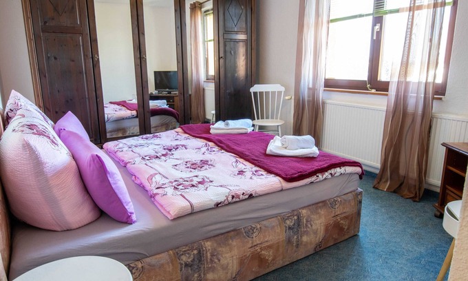 Prohn Apartment | Doppelzimmer - Pension Zur Kurve