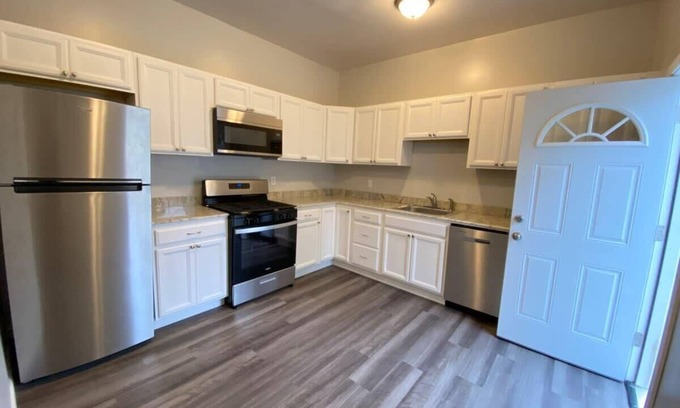 Oneonta Apartment | Double Play Apt 2 - All Star Baseball Rentals