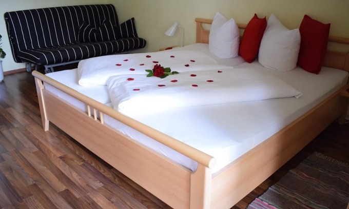 Dellach im Drautal Bed & Breakfast | Double room with breakfast - Rad & Frühstückspension Taurer