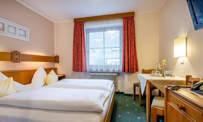 Maurach Cottage | Double room (16 m²) from 7 nights - Café & Restaurant Klingler