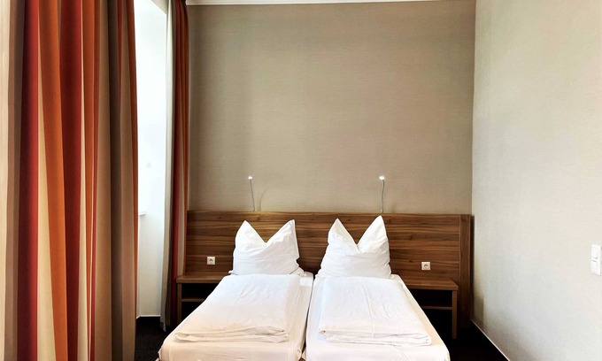 Lauta House | Double room (C) 116 - IBS Meeting Center