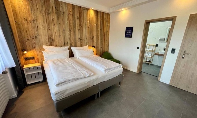 Konfeld Apartment | Double room - JUNIPRO Hotel Schinderhannes