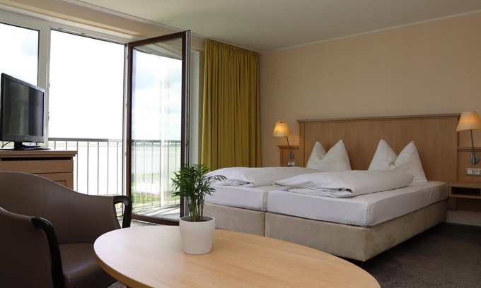 Toenning House | Double room water side comfort - Strandhotel Fernsicht