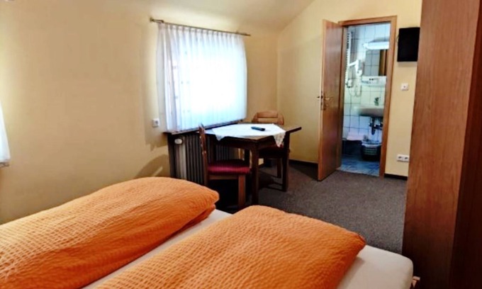 Beerfelden Cottage | Double room without balcony 07 - Gasthaus Zum Pälterwald