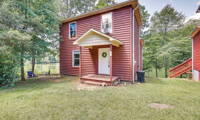Double Springs Cabin | Double Springs Cabin Stay w/Deck + Shared Dock!