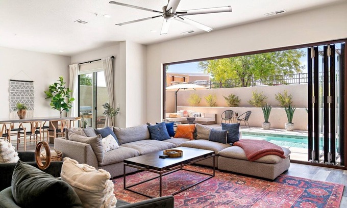 Washington House | Double Tranquility On The 8th | Private Pools