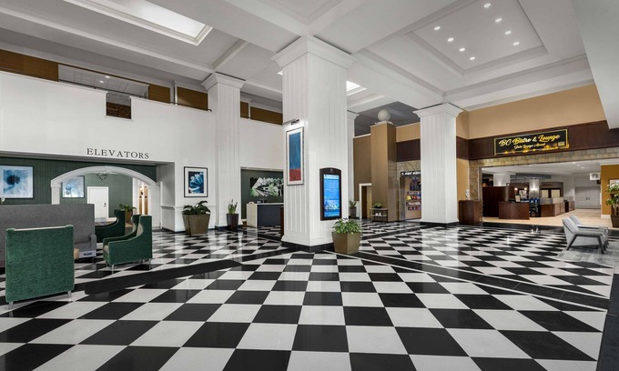 Rosemont Hotel | DoubleTree by Hilton Chicago O'Hare Airport - Rosemont