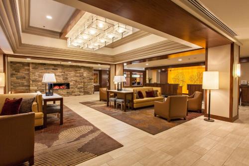 Green Tree Hotel | DoubleTree by Hilton Pittsburgh-Green Tree