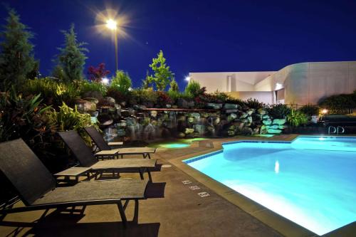 Pleasanton Hotel | DoubleTree by Hilton Pleasanton at The Club