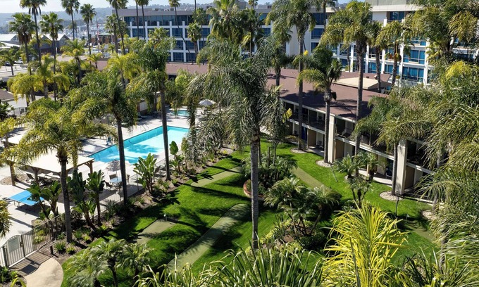Roseville - Fleet Ridge Hotel | DoubleTree by Hilton San Diego Bayside