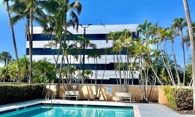 West Palm Beach Hotel | DoubleTree by Hilton Hotel West Palm Beach Airport