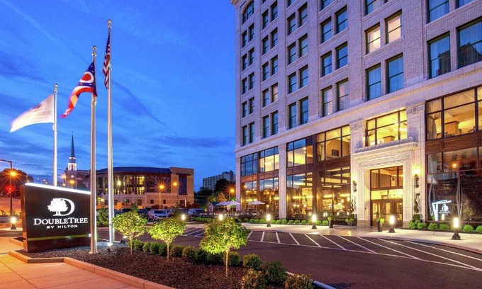 Downtown Hotel | Doubletree By Hilton Youngstown Downtown