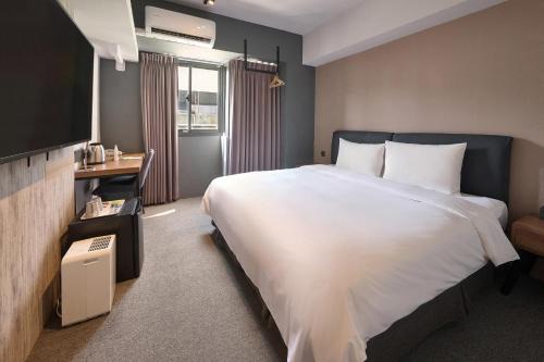 East District Hotel | Doudian DDiNN Hotel