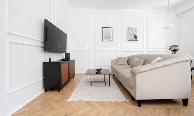 Srodmiescie Apartment | Downtown Apt - Parking, Piotrkowska St. Nearby - by Rentujemy