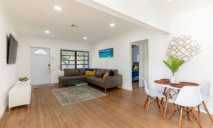 Gladeview Bed & Breakfast | Downtown Miami Urban Haven