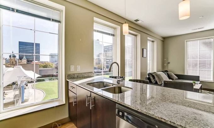 Scioto Mile Apartment | Downtown Park View Apartment