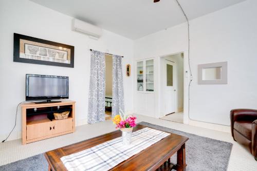 Schertz Apartment | Downtown Schertz Vacation Rental Near Restaurants!