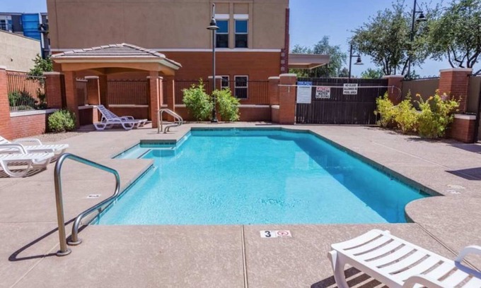 Riverside House | Downtown Tempe Escape, Comm. Pool, Walk to ASU