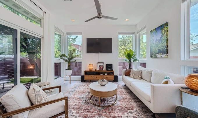 Highland House | Downtown Vibes with Backyard Bliss - WFH Friendly