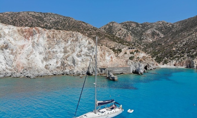 Petralona Boat Rental | DREAM CRUISES SANTORINI,CYCLADES,MYKONOS, ON LUXURY SAILBOAT WITH HOSTESS/CHEF