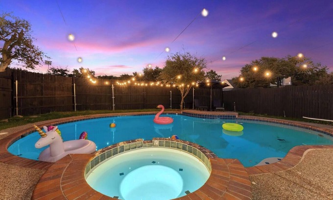 Carrollton House | Dream GetAway/Pool/HotTub/Games/Pet Friendly