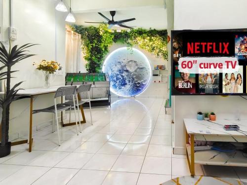 Taman Mahajaya Apartment | Dream Moon Home, Arcade Games machine, netfilx, majong , 60" TV