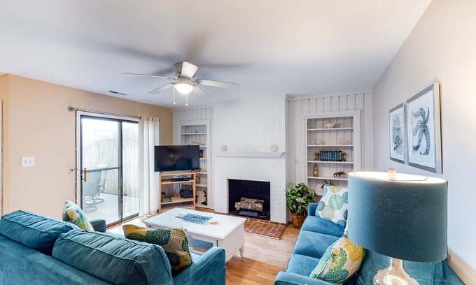 Kitty Hawk Condo | Dreamy 2BR | Balcony | Pool | W/D