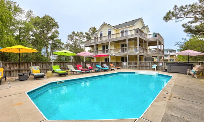 Corolla Light House | Dreamy 7BR | Private Pool | Hot Tub | Fireplace