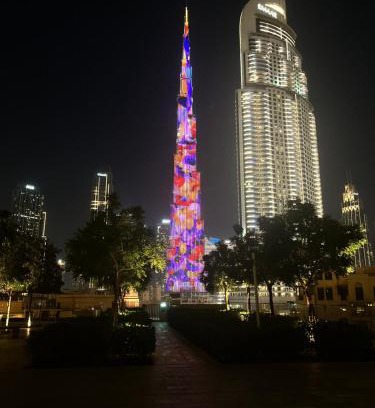 Downtown Dubai Apartment | Dreamy Apartment,Pool with Burj khalifa View ,5Min Walk to Dubai Mall