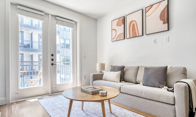 Hancock Apartment | Dreamy Central Austin 1BR w/ Pool, Gym & W/D, nr U. Texas, by Blueground