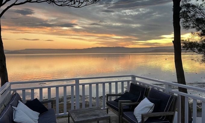 Lake Heights Apartment | Dreamy Lake Retreat & Sunsets